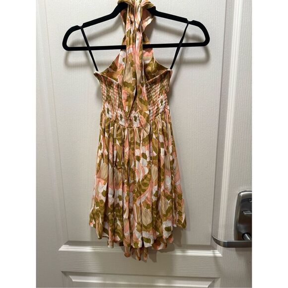 S/W/F halter neckline Mini Dress floral print Vacation Beach Wedding size S NWOT - Picture 6 of 7